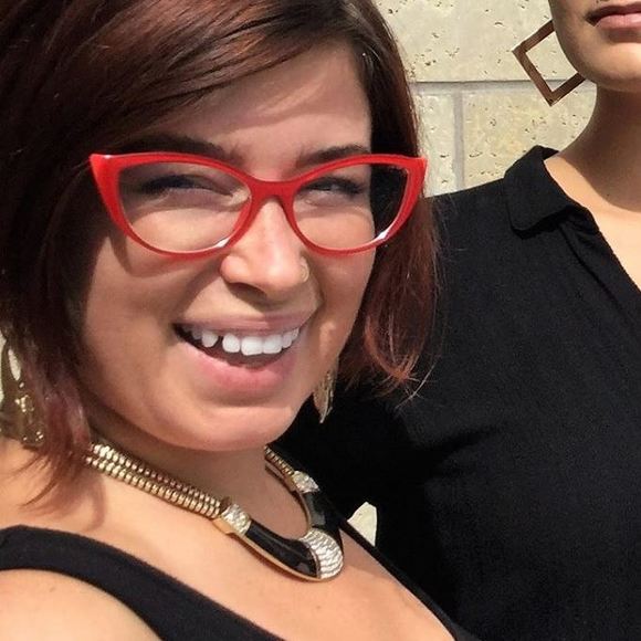 Meet your Posher, Margot - Picture 1 of 1